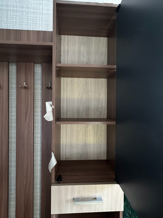 Продам шкаф в прихожую в (1)
