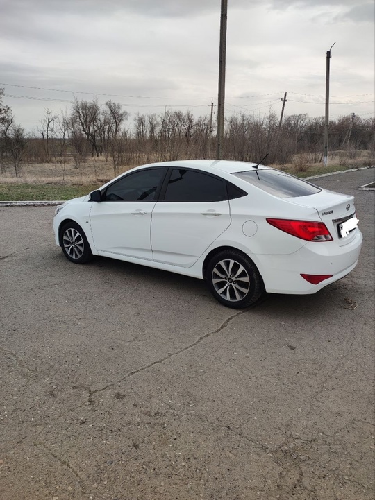 Продам Хюндай Солярис 2015г.двиг.1.6 автомат.Авто (3)