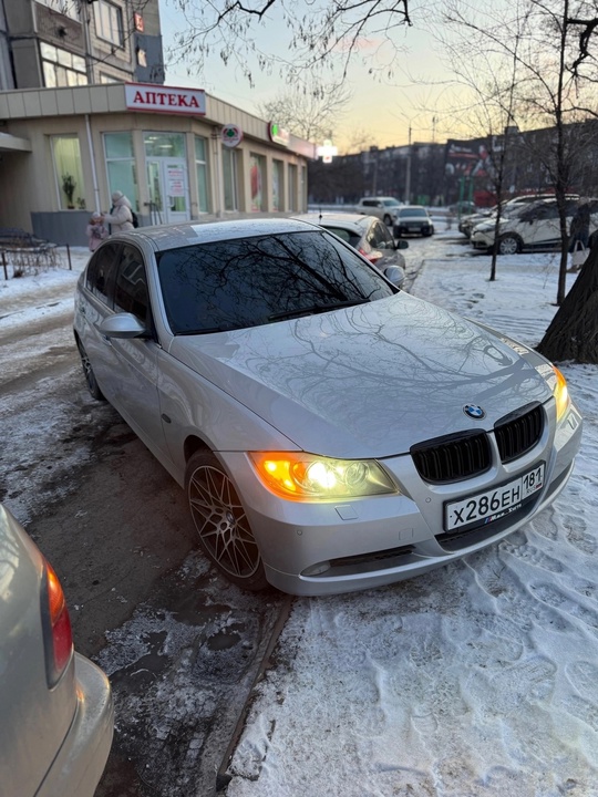 Продам личное авто
BMW 3 2006