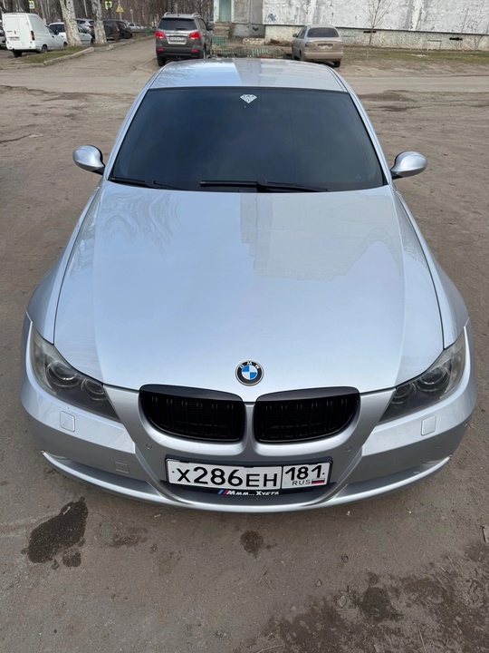Продам личное авто
BMW 3 2006 (1)