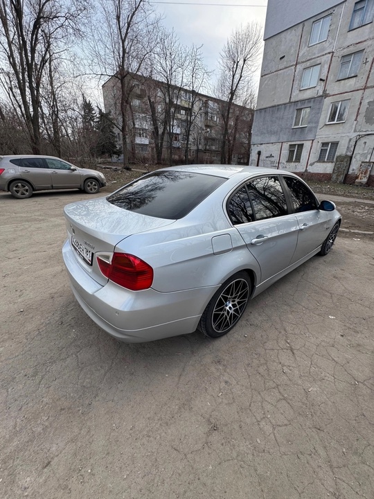 Продам личное авто
BMW 3 2006 (2)