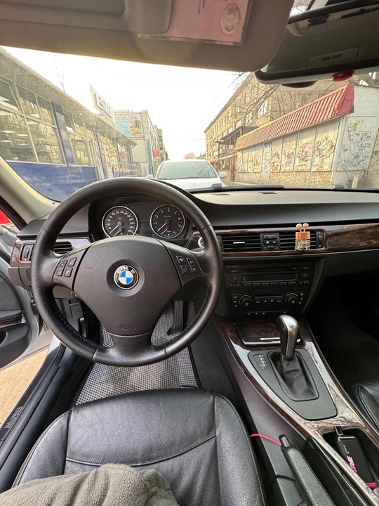 Продам личное авто
BMW 3 2006 (4)