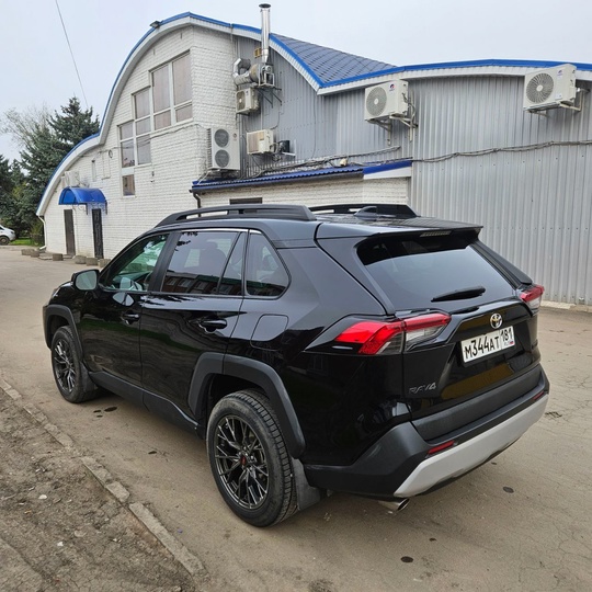 Продам Toyota RAV 4 Adventure (1)