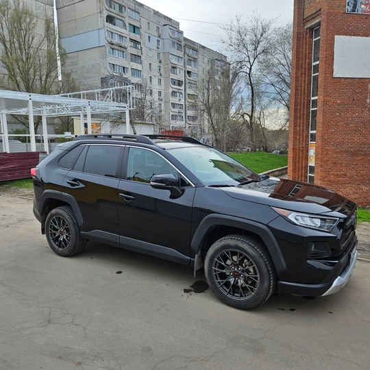 Продам Toyota RAV 4 Adventure (2)