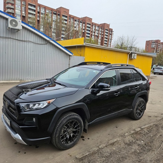 Продам Toyota RAV 4 Adventure (3)