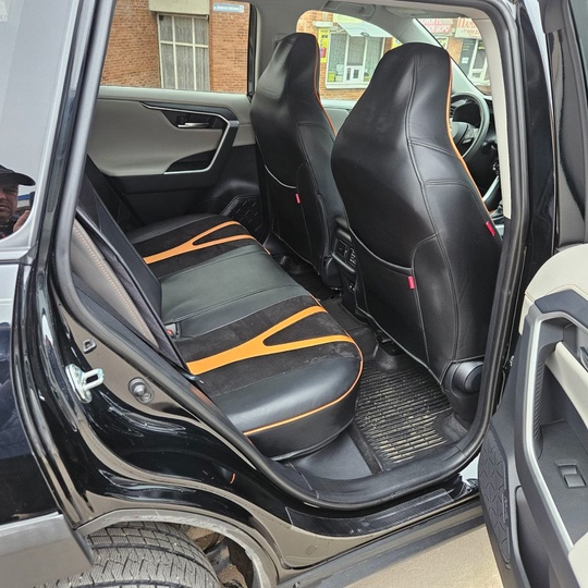 Продам Toyota RAV 4 Adventure (5)