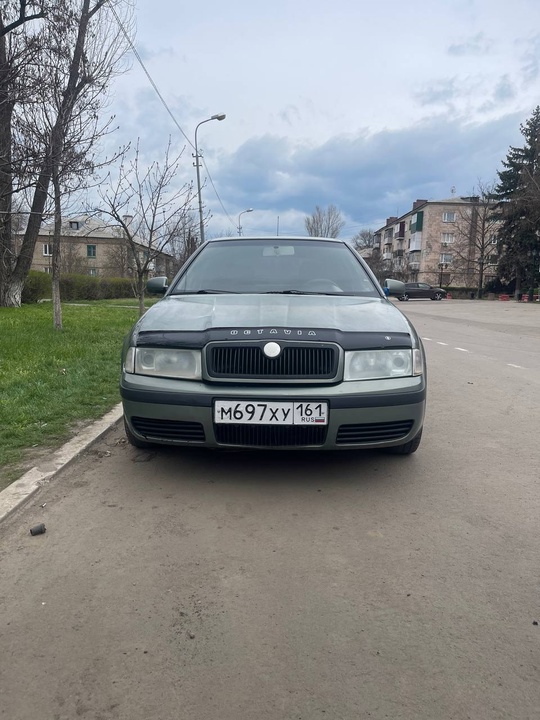 Продам Шкода Октавия ТУР 1.6/8 (2)