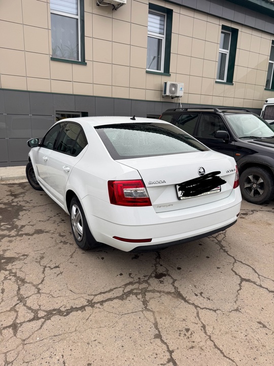 Продам Шкода Октавия
2019г. выпуск
Автомат
1.6 бензин
Цена (3)