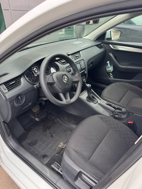 Продам Шкода Октавия
2019г. выпуск
Автомат
1.6 бензин
Цена (4)