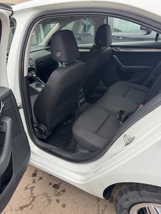Продам Шкода Октавия
2019г. выпуск
Автомат
1.6 бензин
Цена (5)