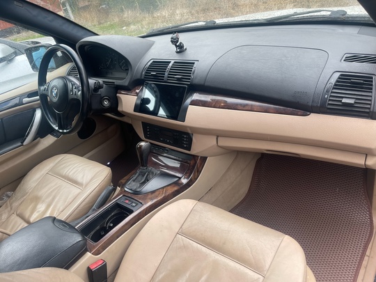 BMW X5 E53 3.0i 2003г.
Цена: (1)