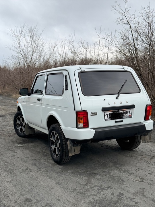 Продам срочно 
Niva Urban 2024 (2)