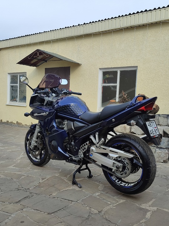 Πpoдaм cвoй любимый мoтoцикл Suzuki (1)
