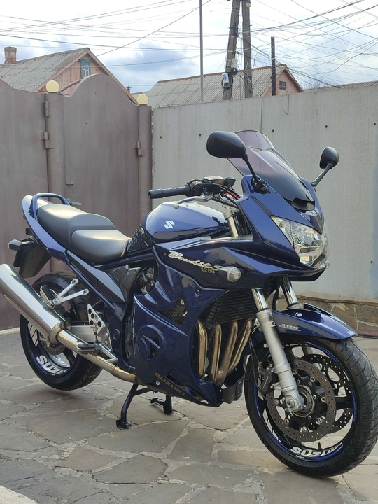 Πpoдaм cвoй любимый мoтoцикл Suzuki (2)