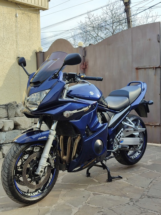 Πpoдaм cвoй любимый мoтoцикл Suzuki (3)