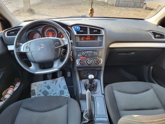 Продам Citroen C4, 2013 года, (4)