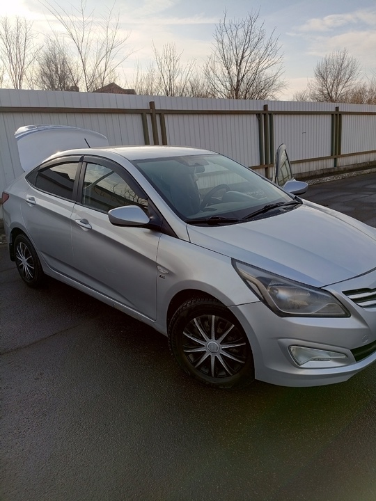 Продам Hyundai Solaris 2016 год,пробег (1)