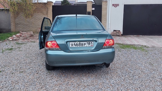 Мицубиси ланцер9 2006г, бензин 1,6л, (2)