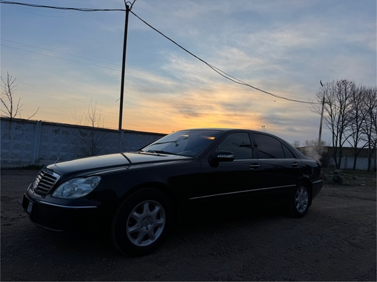 Луганск 
Продам Mercedes W220
По машине (1)