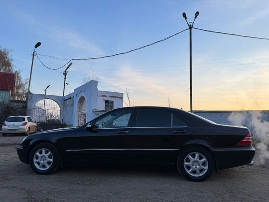 Луганск 
Продам Mercedes W220
По машине (2)