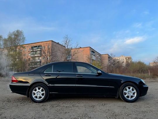 Луганск 
Продам Mercedes W220
По машине (3)