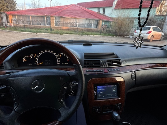 Луганск 
Продам Mercedes W220
По машине (5)