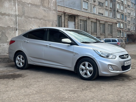 Продам Hyundai Solaris 
Год выпуска (1)