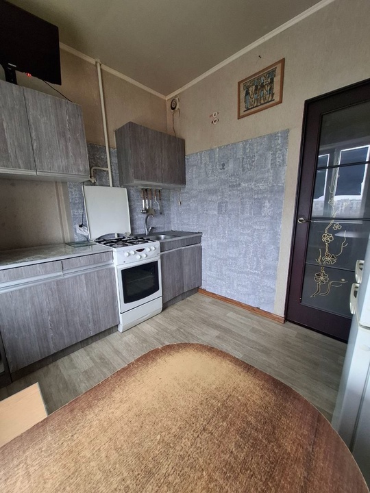 Продам 2-комнатную квартиру на Заперевальной, (2)