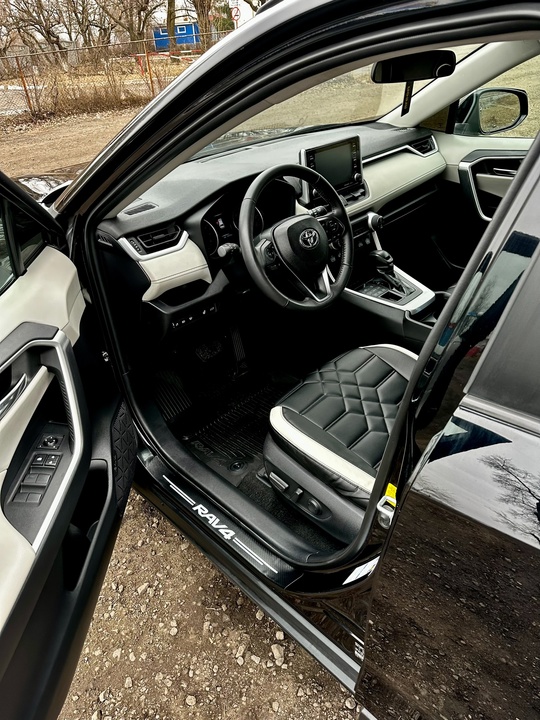 Продам авто
Toyota RAV 4 2021г.
Комплектация (4)