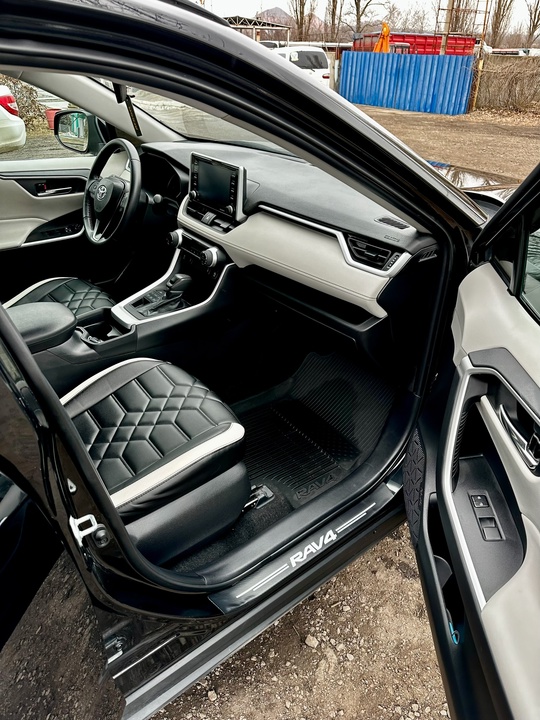 Продам авто
Toyota RAV 4 2021г.
Комплектация (6)