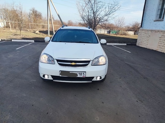 Chevrolet Lacetti универсал 
Год - (1)