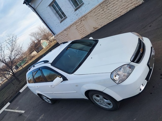 Chevrolet Lacetti универсал 
Год - (3)