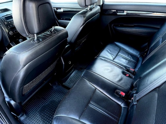 Продам Kia Sorento 2009 год (7)