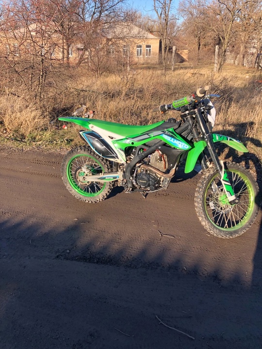 Продам regulmoto zr 250
На ходу (3)