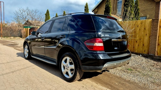 Mercedes-Benz ML 350

год выпуска: 2007
объём (3)