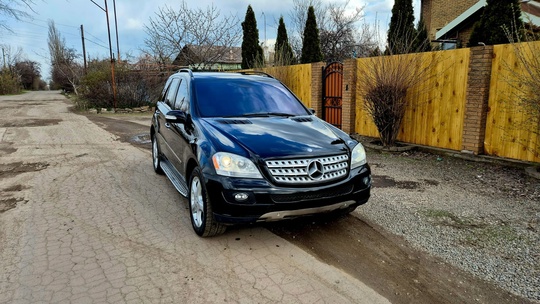 Mercedes-Benz ML 350

год выпуска: 2007
объём (8)