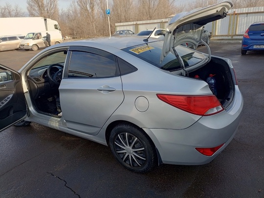Продам Hyundai Solaris 2016 год, (1)