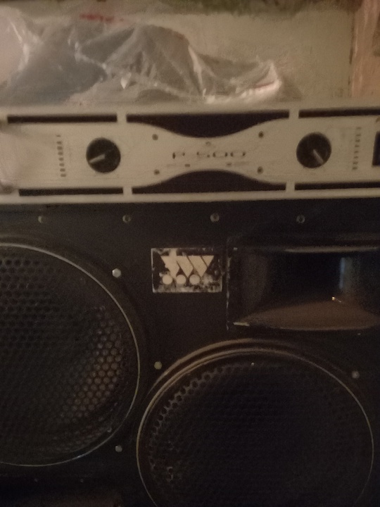 Продам колонки с усилителем 100w
Цена