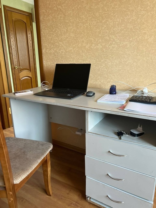Продам диван, компьютерный стол и (1)