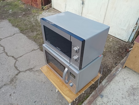 Продам микроволновки Samsung. В отличном (3)