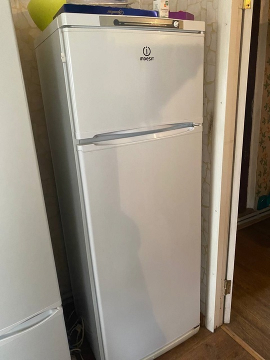 Продам холодильник Indesit в хорошем (1)