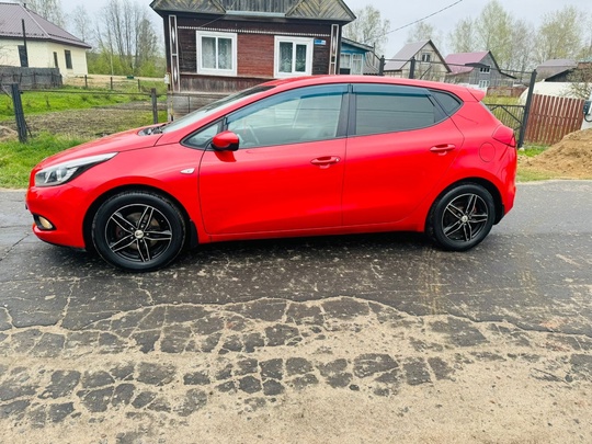 Продам Кia Ceed с 2014 (1)
