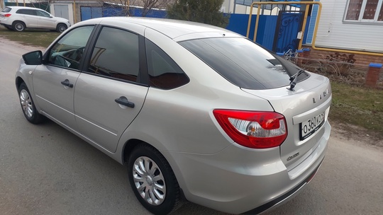 Продам лада гранта люкбэк год (5)
