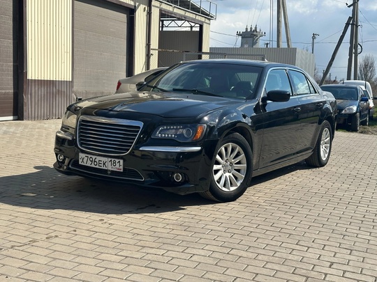 Chrysler Serie 300 С
2014 год
3.6 (3)