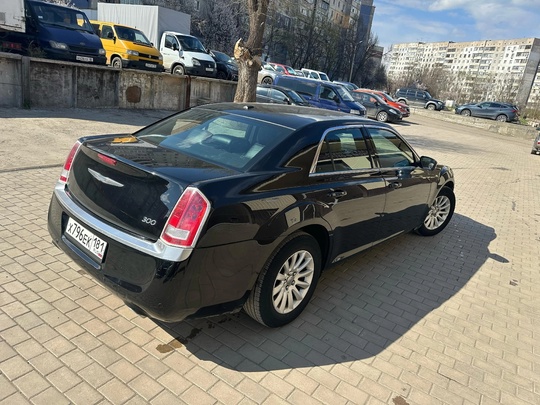 Chrysler Serie 300 С
2014 год
3.6 (5)