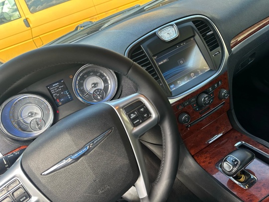 Chrysler Serie 300 С
2014 год
3.6 (6)