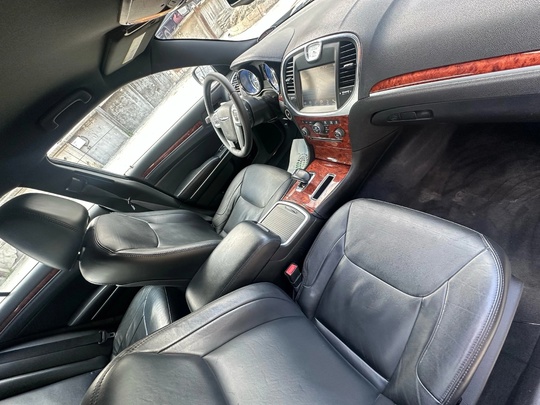 Chrysler Serie 300 С
2014 год
3.6 (9)