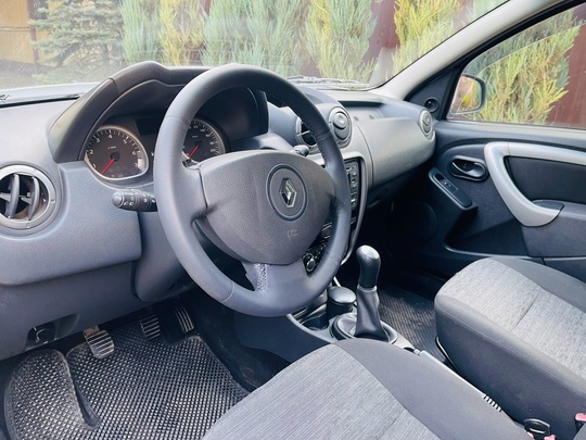 Renault Duster 2012 год, объём (9)