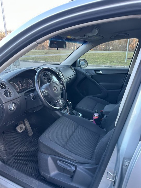 Volkswagen Tiguan 2011г рест 2.0л (6)