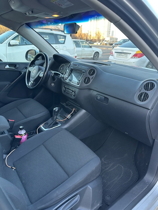 Volkswagen Tiguan 2011г рест 2.0л (7)